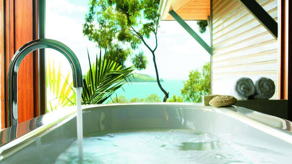 澳洲昆士兰大堡礁夸里阿酒店 Qualia Great Barrier Reef_005106-06-beach-view-bathtub.jpg