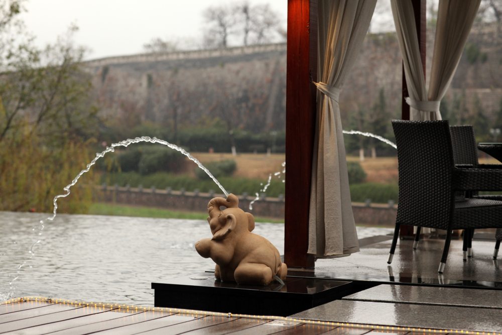 南京秦淮河御庭精品酒店 REGALIA RESORT NANJING_40429621-H1-Gazebo_by_the_Pond_-_Riverview.jpg