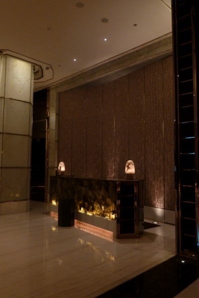 上海浦东丽思卡尔顿酒店(Ritz-Carlton Shanghai Pudong)(Burega Farnell)_184540tfnll0pp1nlm0ttj_jpg_thumb.jpg