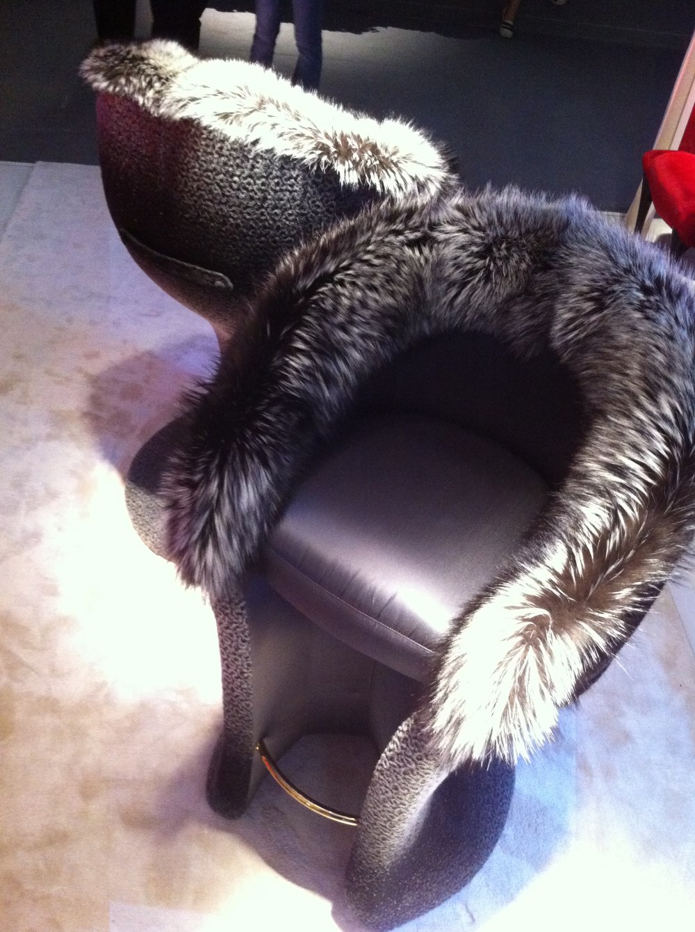 精品家具_8071-colombo-couture-armchair-design-samuele-mazza-u904992c3922634d6343881997692.jpg