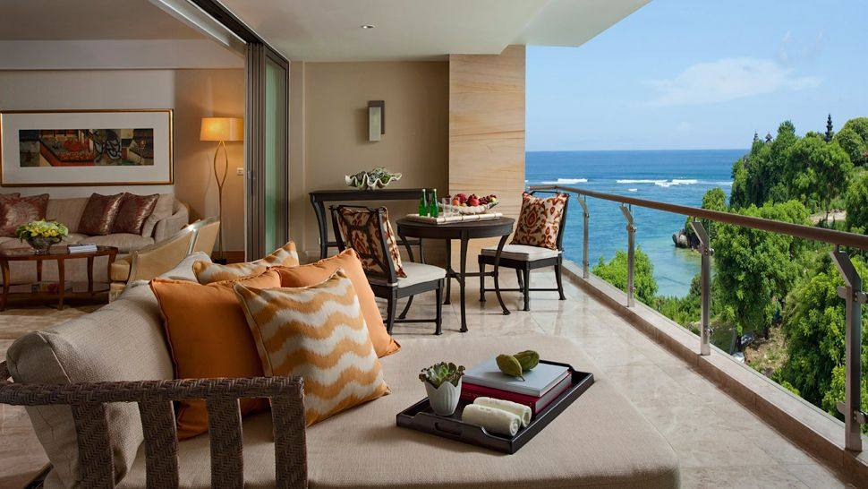 巴厘岛The Mulia, Resort & Villas, Nusa Dua, Bali_010341-06-guestroom-balcony.jpg