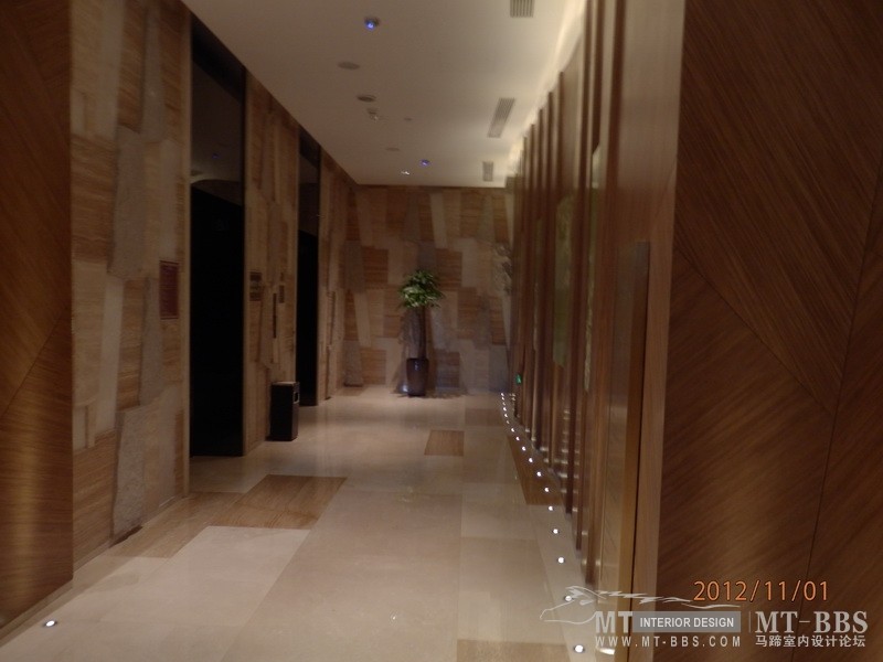 KKS-贵阳中天凯悦酒店_PB010585_调整大小.JPG