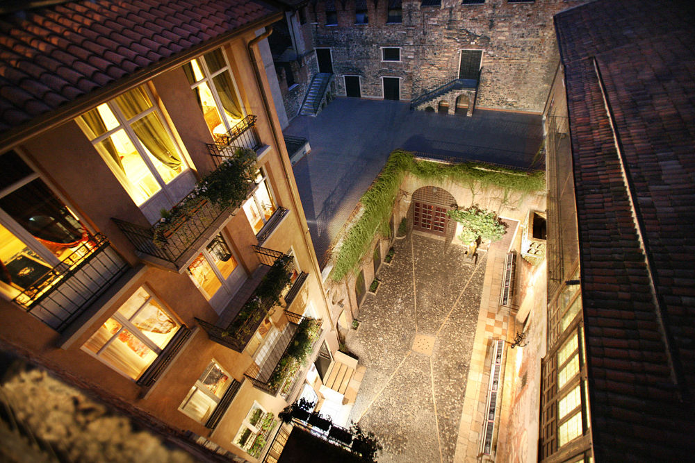 意大利索格诺茱莉艾塔酒店 Sogno Di Giulietta_cortile-dallalto.jpg