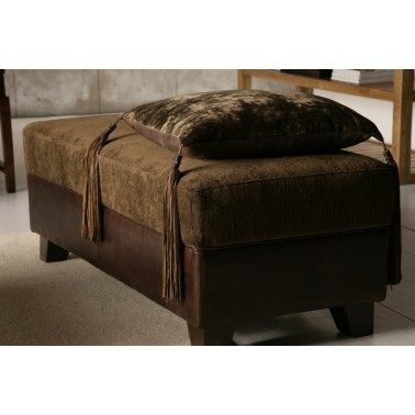 经典的家具CASA PAGODA_Hastings footstool.jpg