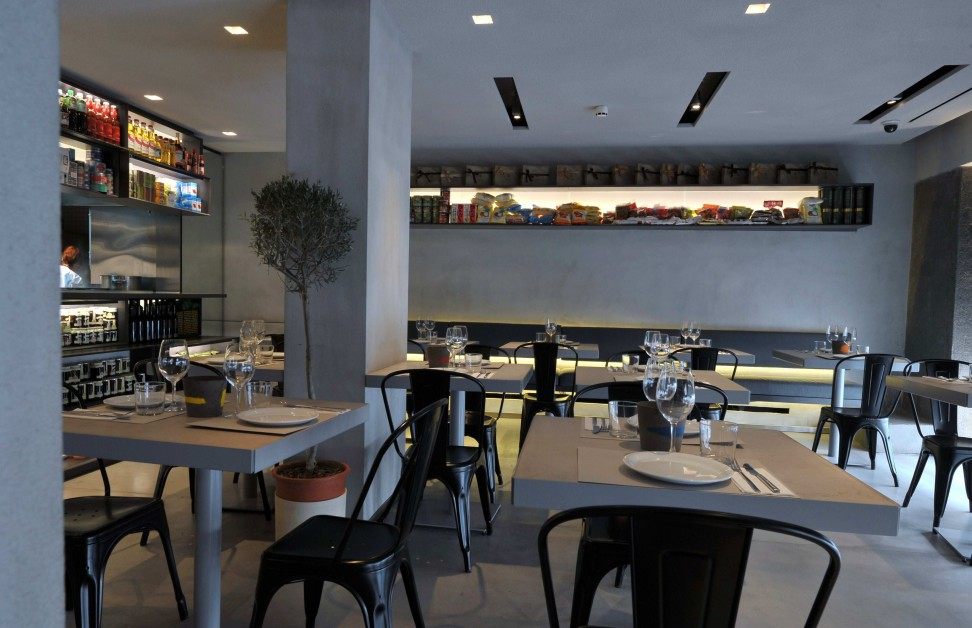 雅典潜望镜酒店 Periscope Hotel / Nikos Daniilides_(3)Periscope, πBox Restaurant.jpg