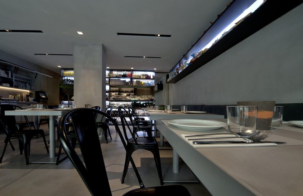 雅典潜望镜酒店 Periscope Hotel / Nikos Daniilides_(9)Periscope, πBox Restaurant.jpg