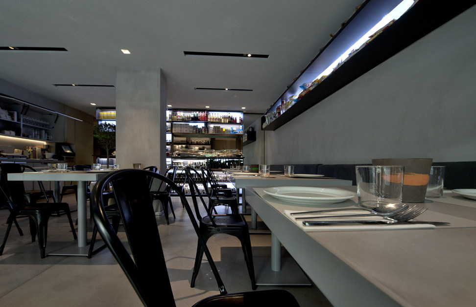 雅典潜望镜酒店 Periscope Hotel / Nikos Daniilides_(13)Periscope, πBox Restaurant.jpg