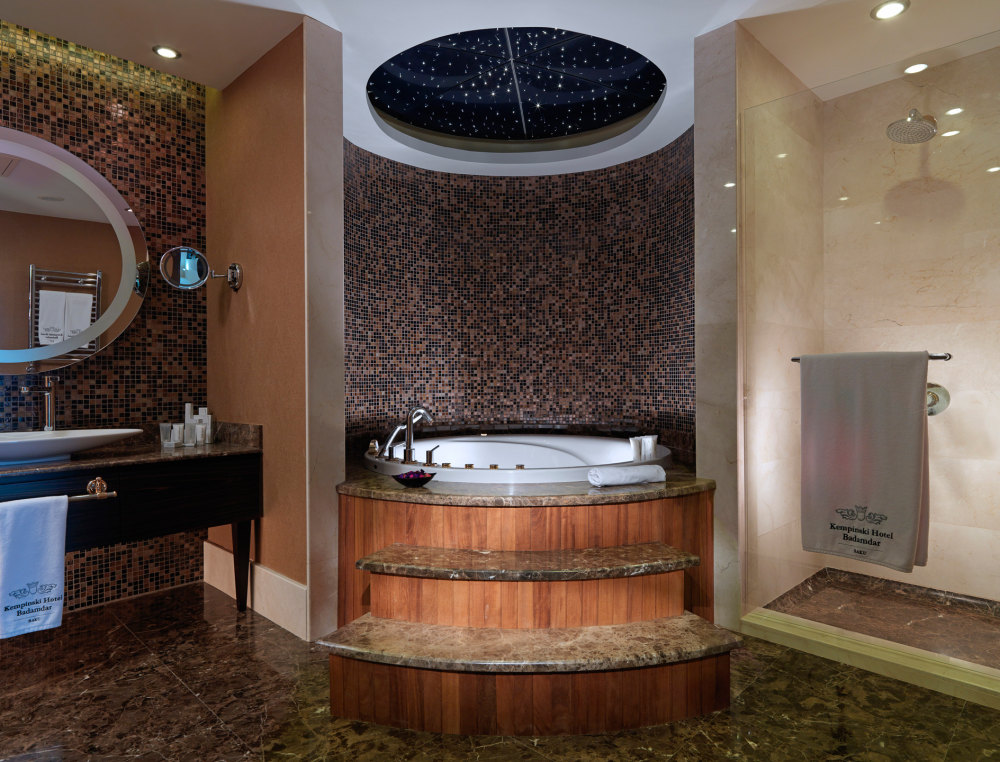 阿塞拜疆巴库凯宾斯基饭店 Kempinski Hotel Badamdar Baku_Print_GYD1Kempinski-BAKU-Royal-Suite-BathroomL.jpg