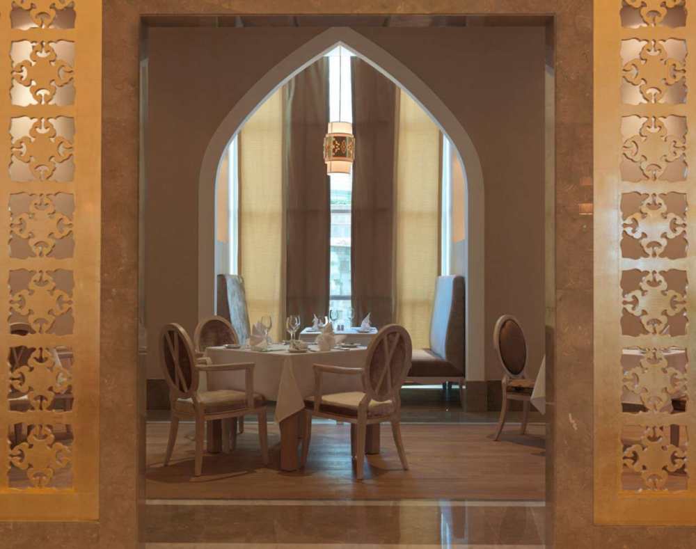 阿塞拜疆巴库凯宾斯基饭店 Kempinski Hotel Badamdar Baku_SetHeight1000-GYD1Kempinski-Baku-Restaurant-Golden-CageL.jpg