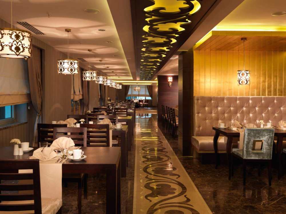 阿塞拜疆巴库凯宾斯基饭店 Kempinski Hotel Badamdar Baku_SetWidth1300-GYD1Kempinski-BAKU-BadamdarRestaurantL.jpg