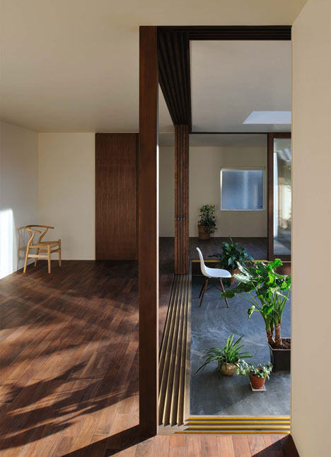 Japanese Kurashiki Sunset Villa（日本-日落别墅）_dezeen_Sunset-Villa-by-TT-Architects_9.jpg