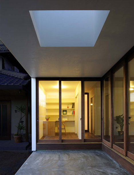 Japanese Kurashiki Sunset Villa（日本-日落别墅）_dezeen_Sunset-Villa-by-TT-Architects_10.jpg