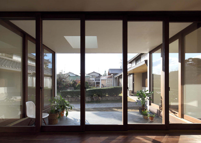 Japanese Kurashiki Sunset Villa（日本-日落别墅）_dezeen_Sunset-Villa-by-TT-Architects_ss_6.jpg