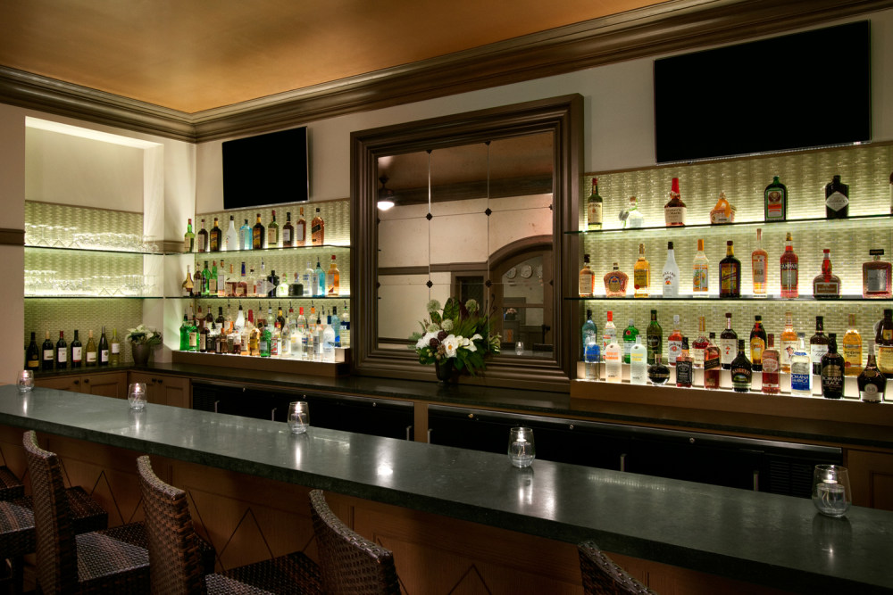 Hotel Chandler New York City_6-bar.jpg