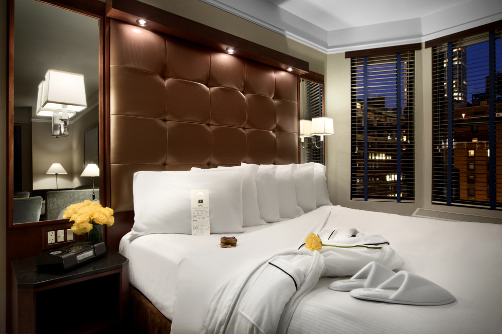 Hotel Chandler New York City_14-styleshotturndown.jpg