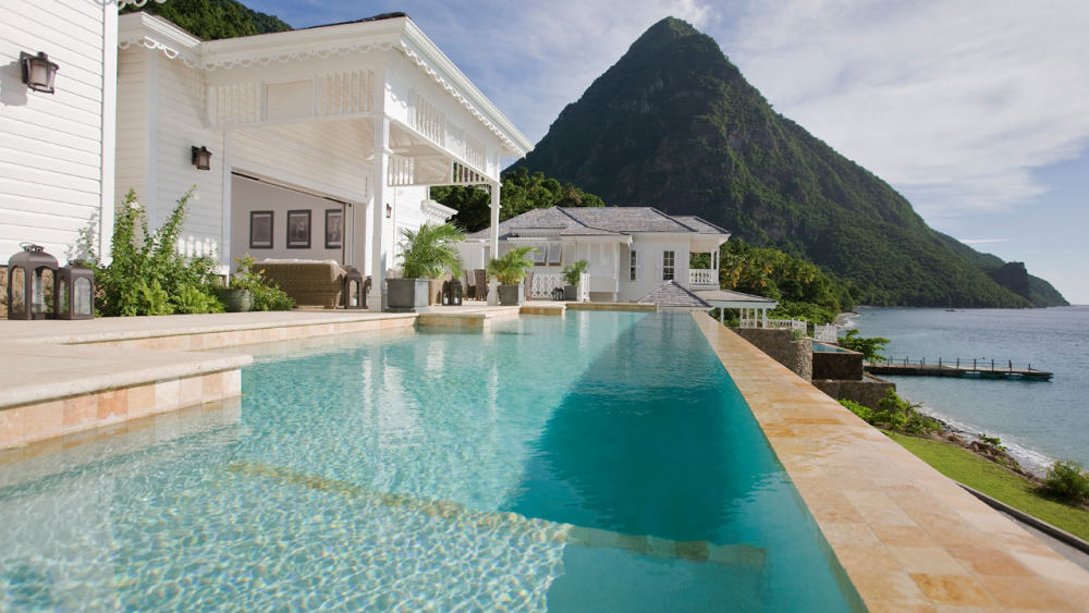 西印度群岛圣卢西亚总督度假村 Sugar Beach, a Viceroy Resort_vsb-residence-pool-piton-1280x720.jpg