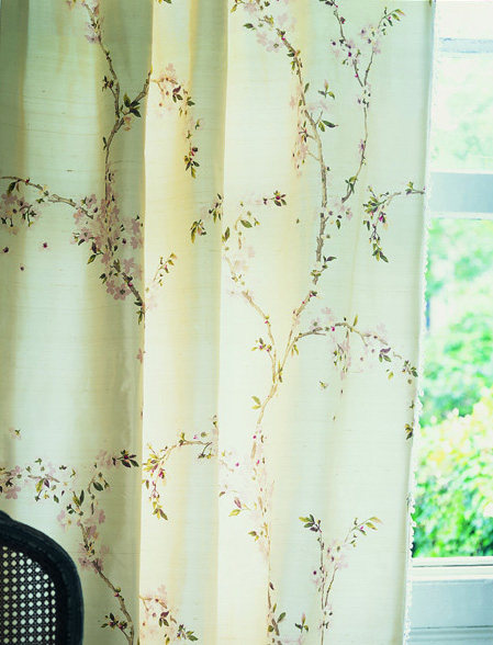 外国网站收集得布艺资料_Blossom Tree curtain.jpg