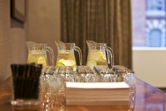 纽约中央车站威斯汀酒店  The Westin New York Grand Central_Clutter-Free-Meeting-Setup-Westin-New-York-Grand-Central-Hotel_lg.jpg