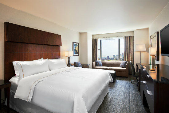 纽约中央车站威斯汀酒店  The Westin New York Grand Central_Traditional-King-Westin-New-York-Grand-Central-Hotel_lg.jpg