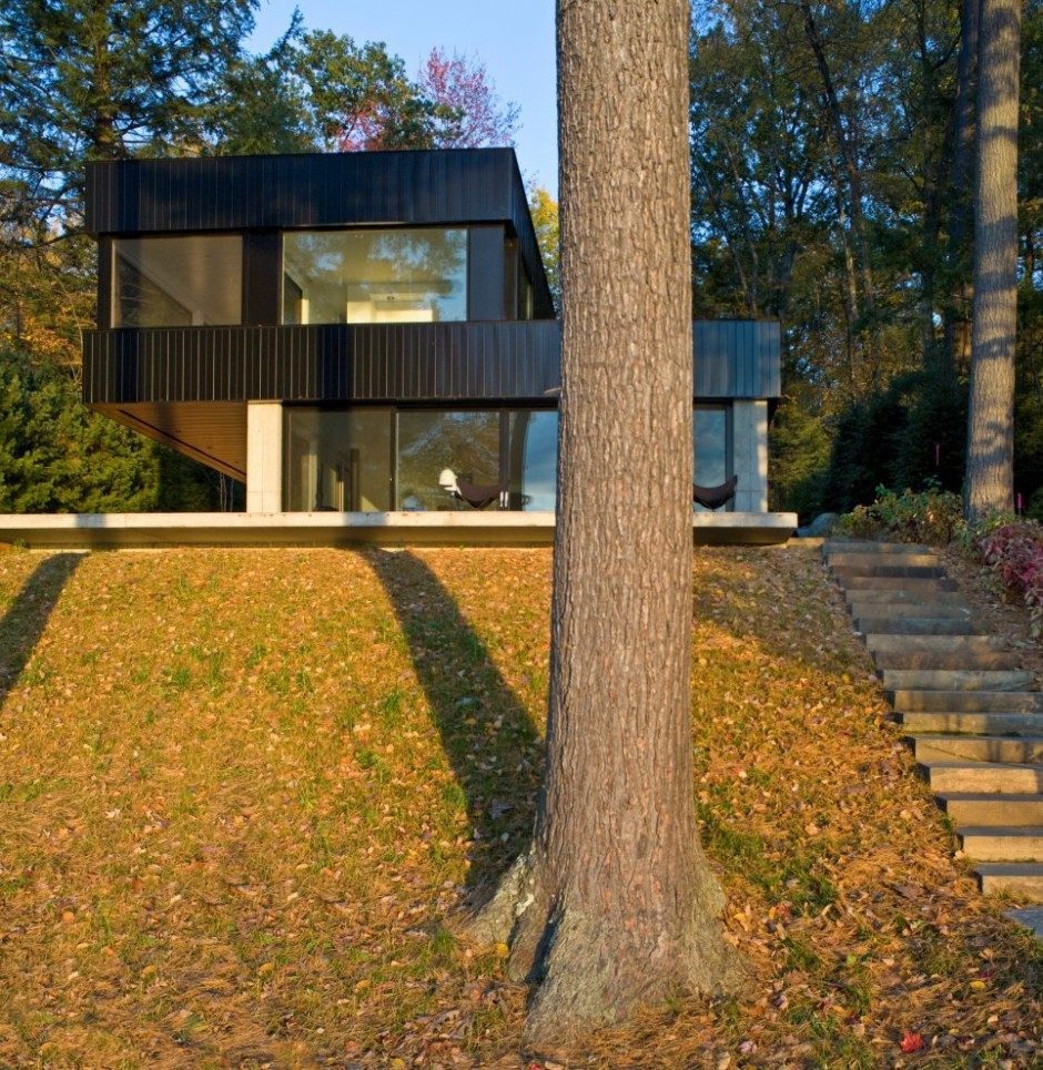 佛蒙特的Cantilever Lake House_cl_181212_02-940x965.jpg