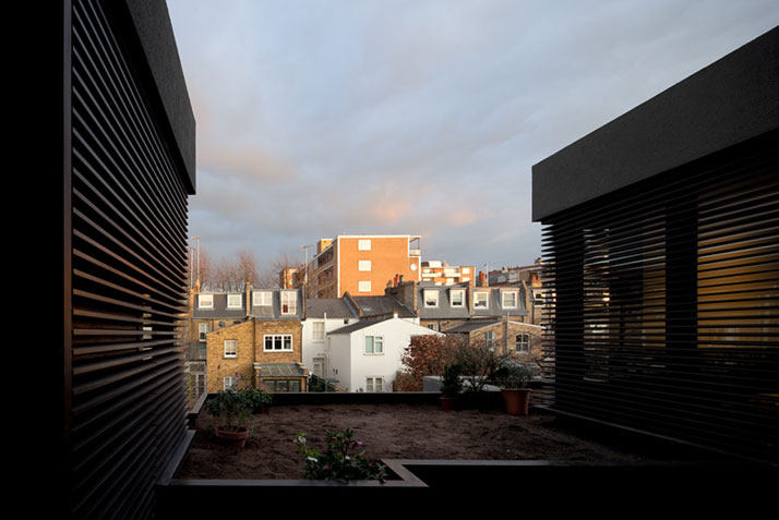 伦敦肯辛顿联排别墅改造_House-on-Faroe-Road-Paul-O-Architects-london-photo-Fernando-Guerra-yatzer-14.jpg