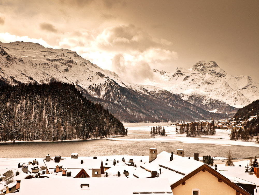 瑞士圣莫里茨 GIARDINO MOUNTAIN / DESIGN HOTELS™_panorama_view.jpg