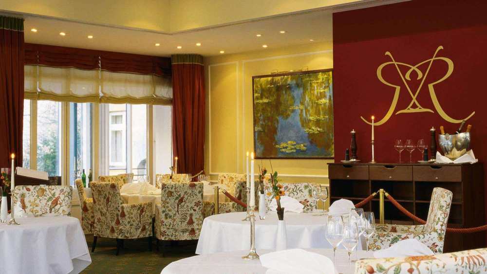 SetWidth2000-restaurant-villa-rothschild-kempinski.jpg