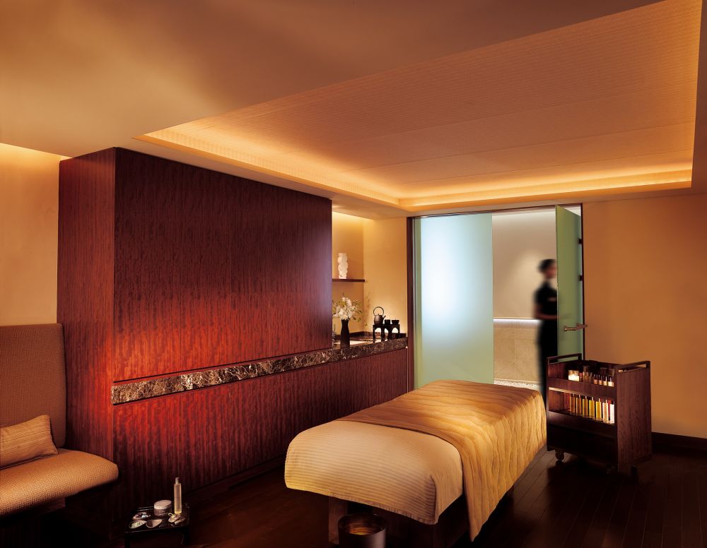 Hi_H6Q4J_28227300_The Peninsula Spa by ESPA Treatment Room.jpg