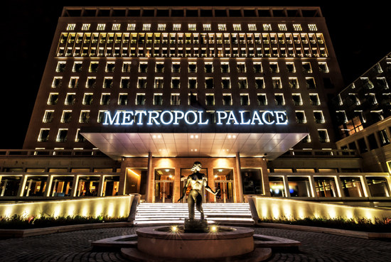 塞尔维亚贝尔格莱德大都会皇宫酒店 The Metropol Palace Hotel_Metropol_Palace_Belgrade_night_facade_lg.jpg