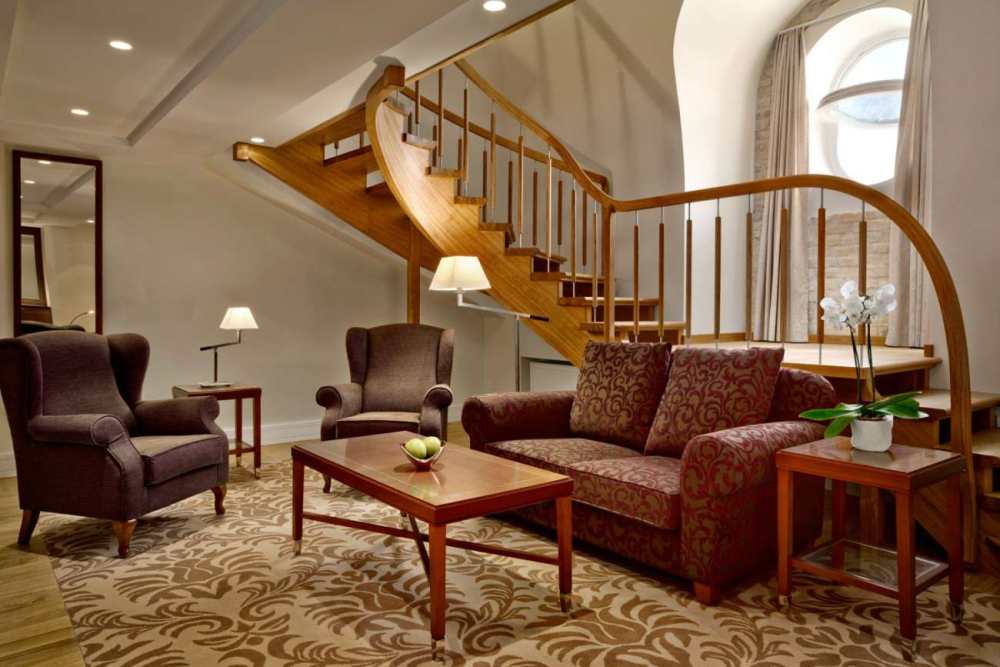 立陶宛维尔纽斯凯宾斯基酒店 Kempinski Hotel Cathedral Square_SetWidth1300-Cupola-Suite3.jpg