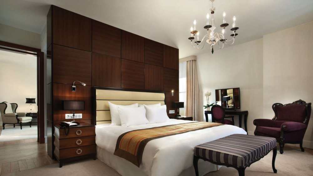 立陶宛维尔纽斯凯宾斯基酒店 Kempinski Hotel Cathedral Square_SetWidth1300-GrandSuite2.jpg