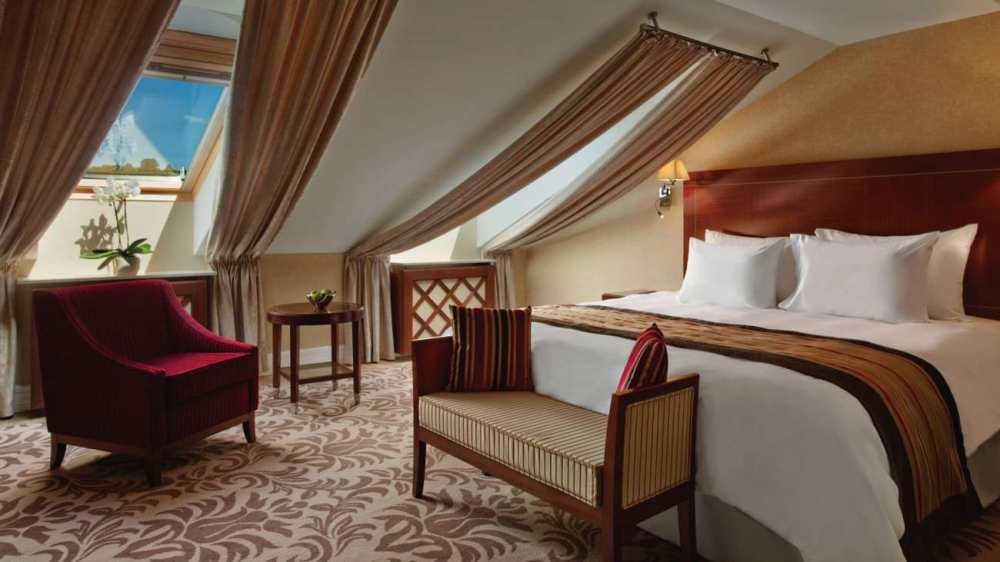 立陶宛维尔纽斯凯宾斯基酒店 Kempinski Hotel Cathedral Square_SetWidth1300-Standrardroom2.jpg