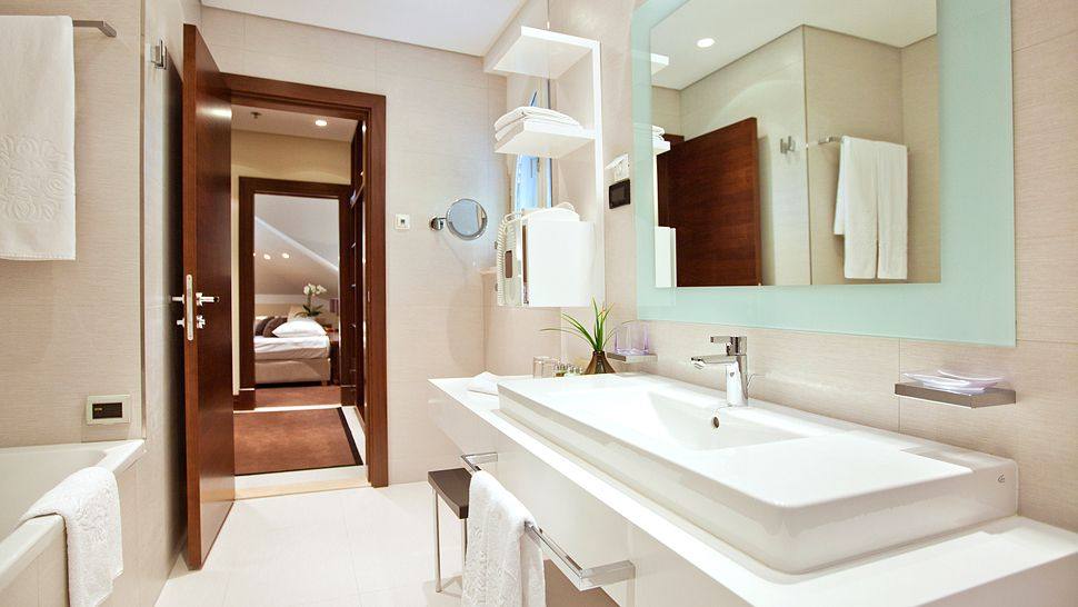 克罗地亚杜布罗夫尼克Villa Orsula_010875-16-ALH_Orsula_bathroom.jpg