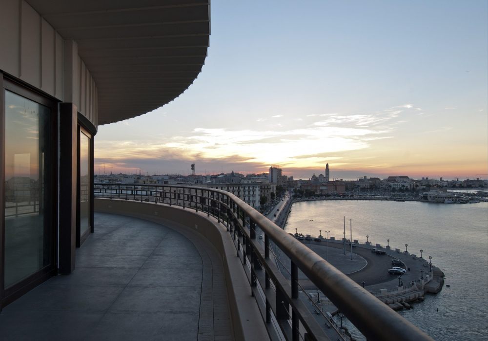 意大利博斯科洛巴里酒店 Bari Hotel Boscolo_SetWidth1500-bari-sunset-5-star-hotel.jpg