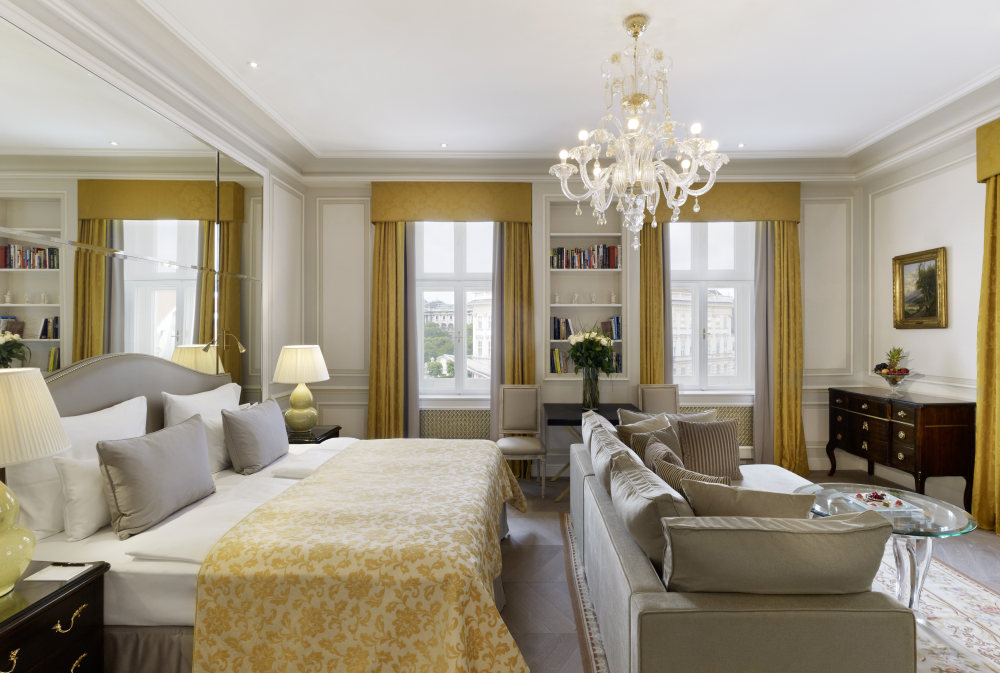 维也纳萨赫酒店 Hotel Sacher Wien_47309096-H1-Deluxe_Junior_Suite_Baal.jpg