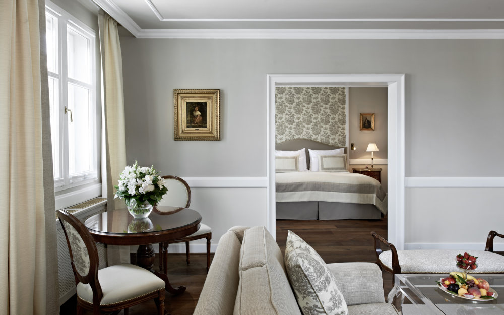 奥地利萨尔兹堡萨赫酒店 Hotel Sacher Salzburg_46869806-H1-07_One_Bedroom_Suite_II.jpg