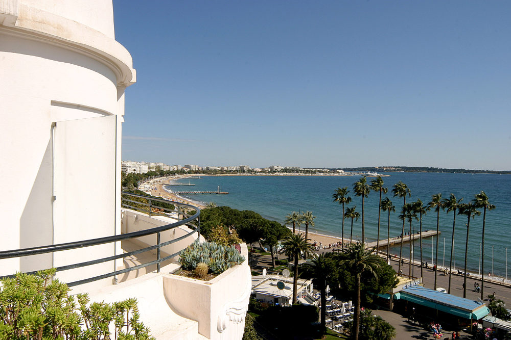 戛纳马杰斯迪克巴里亚酒店 Majestic Barriere Cannes_46948204-H1-CA-MAJ-TER-14.jpg