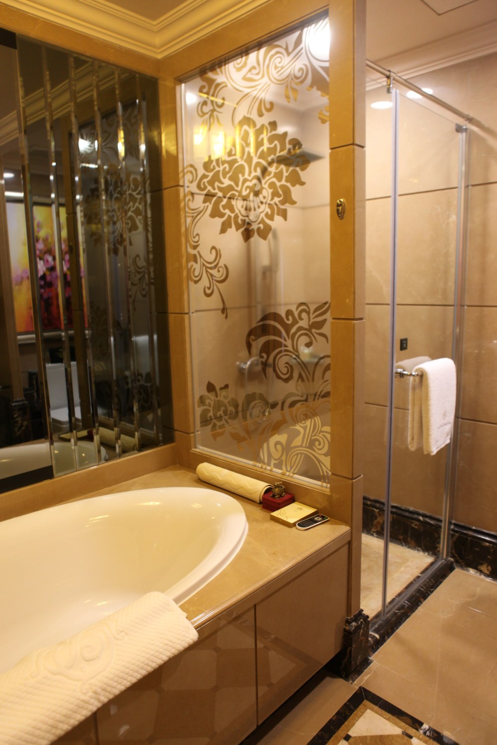 广州海怡半岛星河湾酒店 Haiyi Chateau Star River Peninsula Hotel_49100011-H1-Room_Facility2.jpg