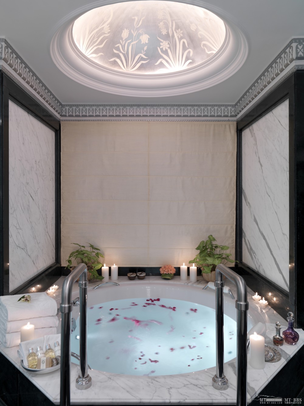 印度拉贾斯坦邦斋浦尔Rambagh Palace酒店_28802874-H1-Sukh Niwas - Jacuzzi.jpg