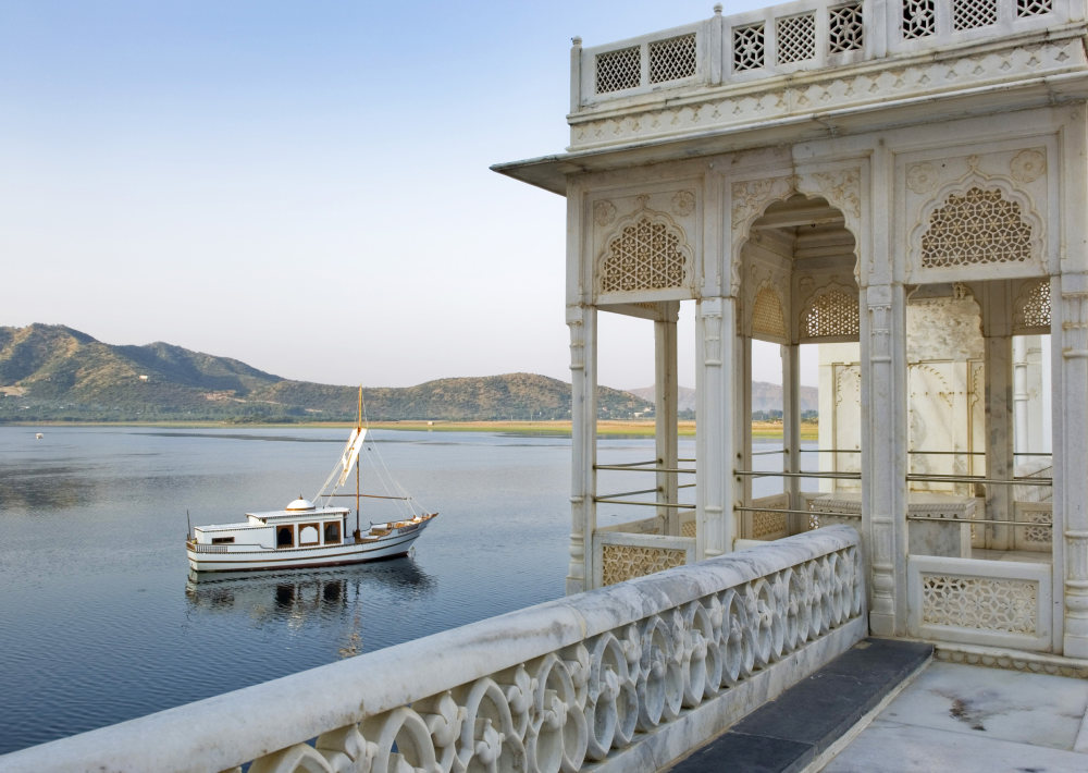 印度乌代浦尔泰姬湖皇宫酒店 Taj Lake Palace_28050946-H1-Royal Spa Boat.jpg