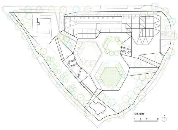马德里“广场生态城市”的幼儿园设计_布局的“生态城市广场”
