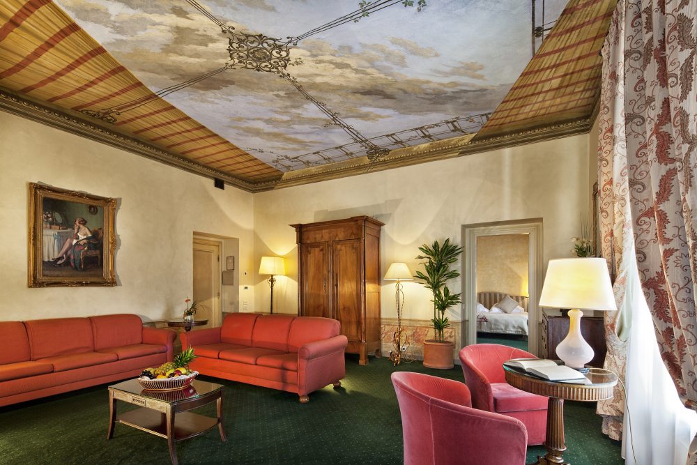 意大利布雷西亚阿扎格宫酒店 Palazzo Arzaga Hotel_46203593-H1-suite_123_livign_room1.jpg