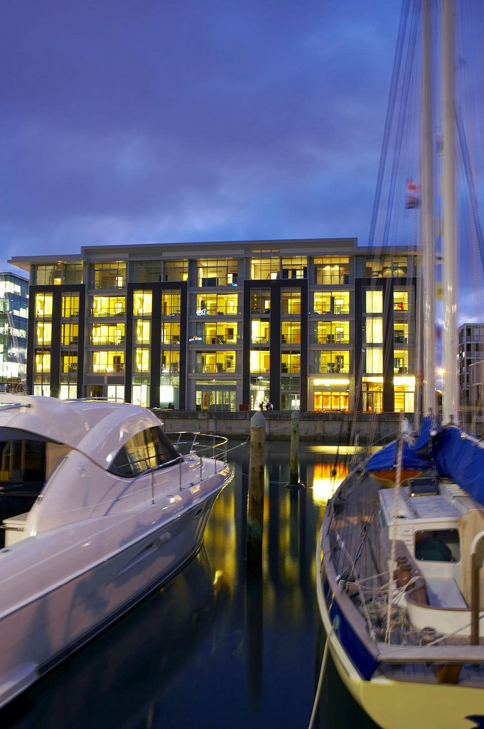 新西兰威斯汀_21)The Westin Auckland Lighter Quay—Exterior Night 拍攝者.jpg