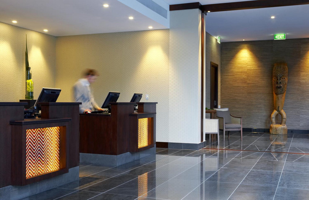 新西兰威斯汀_23)The Westin Auckland Lighter Quay—Reception Desk 拍攝者.jpg