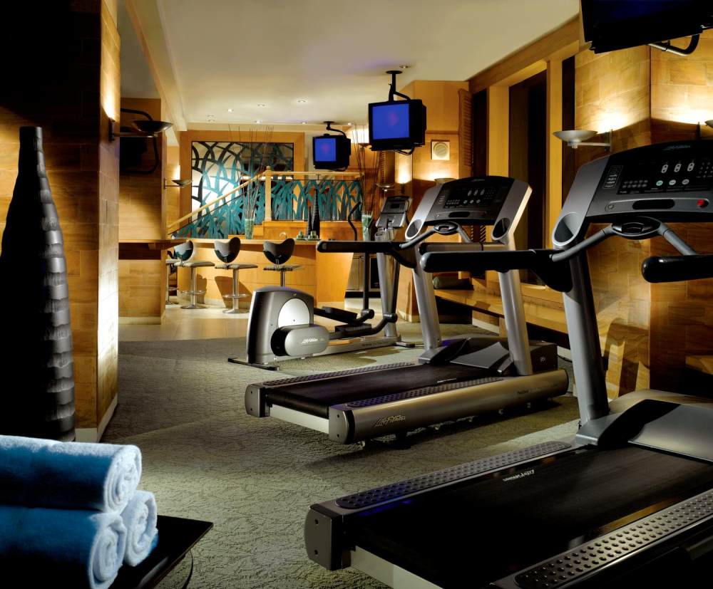 印度尼西亚雅加达艾美酒店_9)Le Meridien Jakarta—Health club treadmill area 拍攝者.jpg