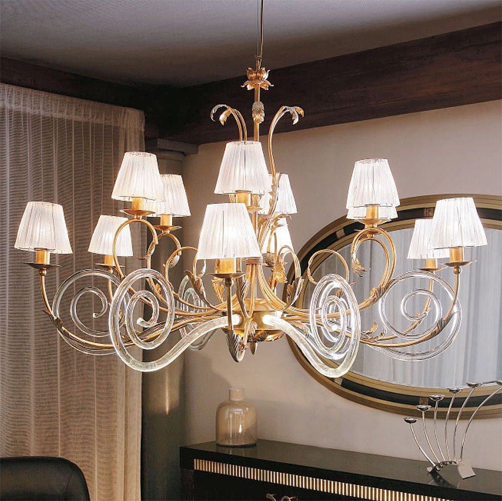 classic-chandelier-165840.jpg