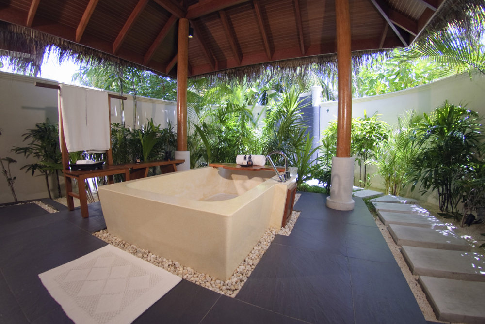 Beach Front Villa bathroom.jpg