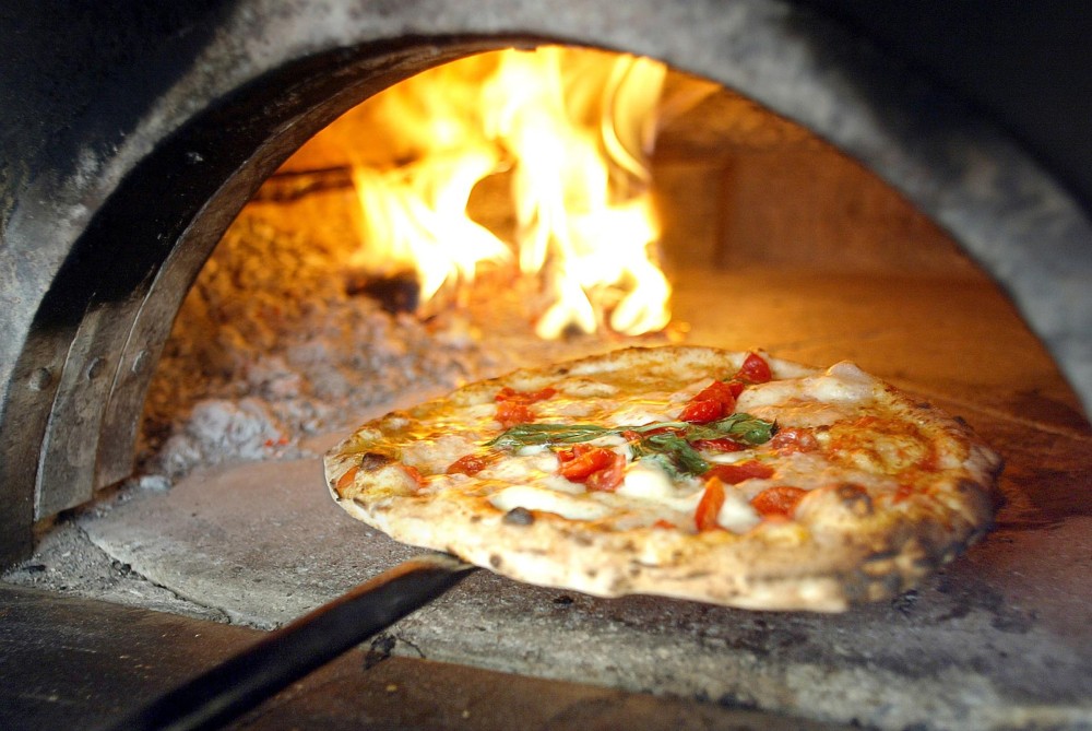 意大利索兰托Grand Hotel Vesuvio_47615371-H1-pizza_forno-a-legna.jpg