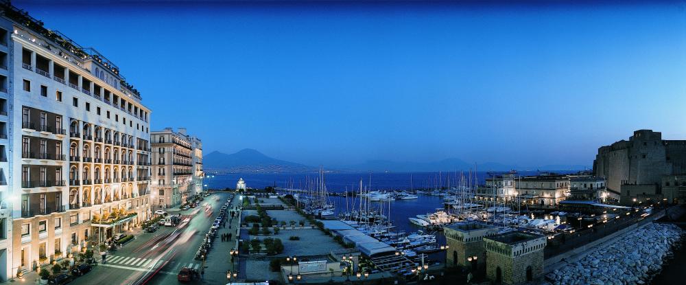 意大利索兰托Grand Hotel Vesuvio_47615467-H1-FACCIATA_CREPUSCOLO.jpg