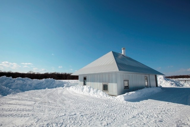 50ffec6eb3fc4b78a5000070_m-me-experimental-house-kengo-kuma-associates__mg_0163.jpg